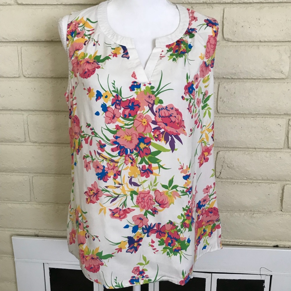 Beautiful 100% Silk floral sleevess blouse (H25) - Picture 2 of 6